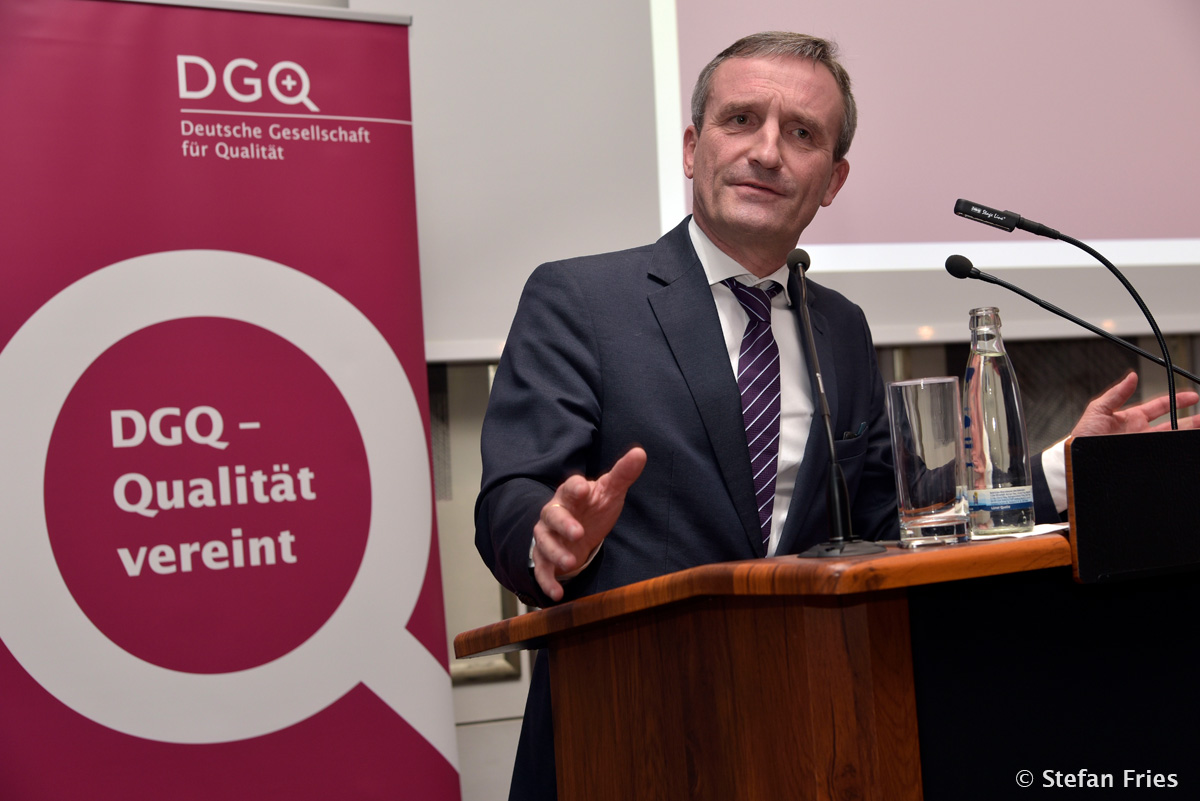 #nivoslider-U4csJ-19669-caption-3 Düsseldorfs Oberbürgermeister Thomas Geisel betonte die hohe Bedeutung einer funktionierenden Behörde für eine Stadt wie Düsseldorf.